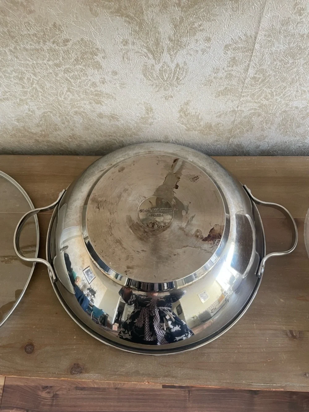 Large Stainless Steel Covered Wok with Handles - Silver - Picture 4 of 8